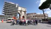 Roma: la protesta dei 'gladiatori'