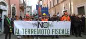 L'Aquila, grande corteo per restituzione tasse