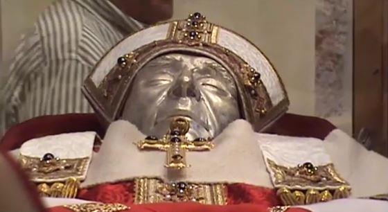 Celestino V, lascia Collemaggio