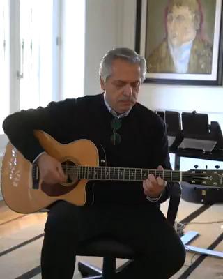 Argentina. Fernandez in musica: ragazzi usate l'immaginazione