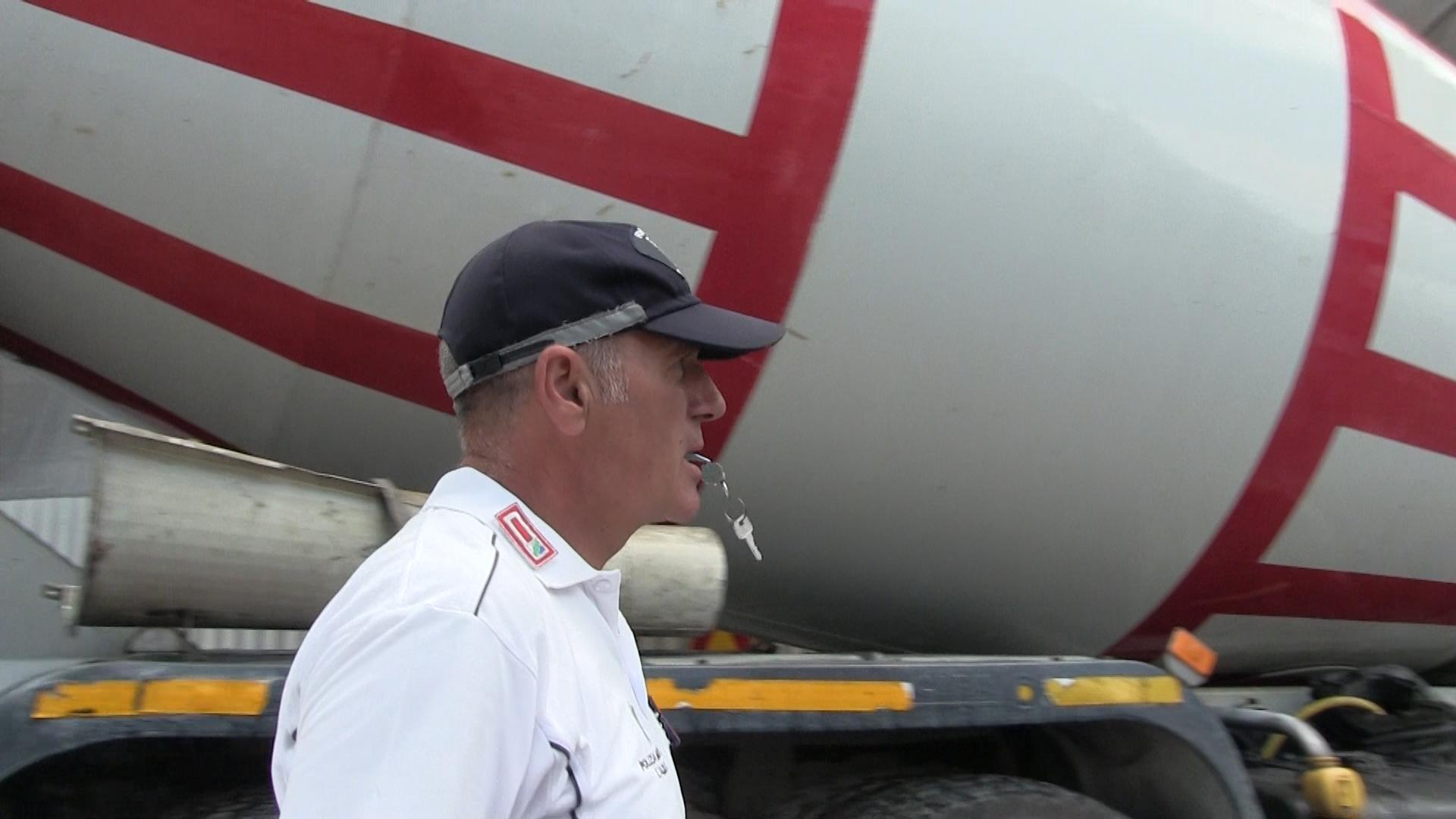 Allarme sicurezza: vigile urbano di quartiere e telecamere in centro