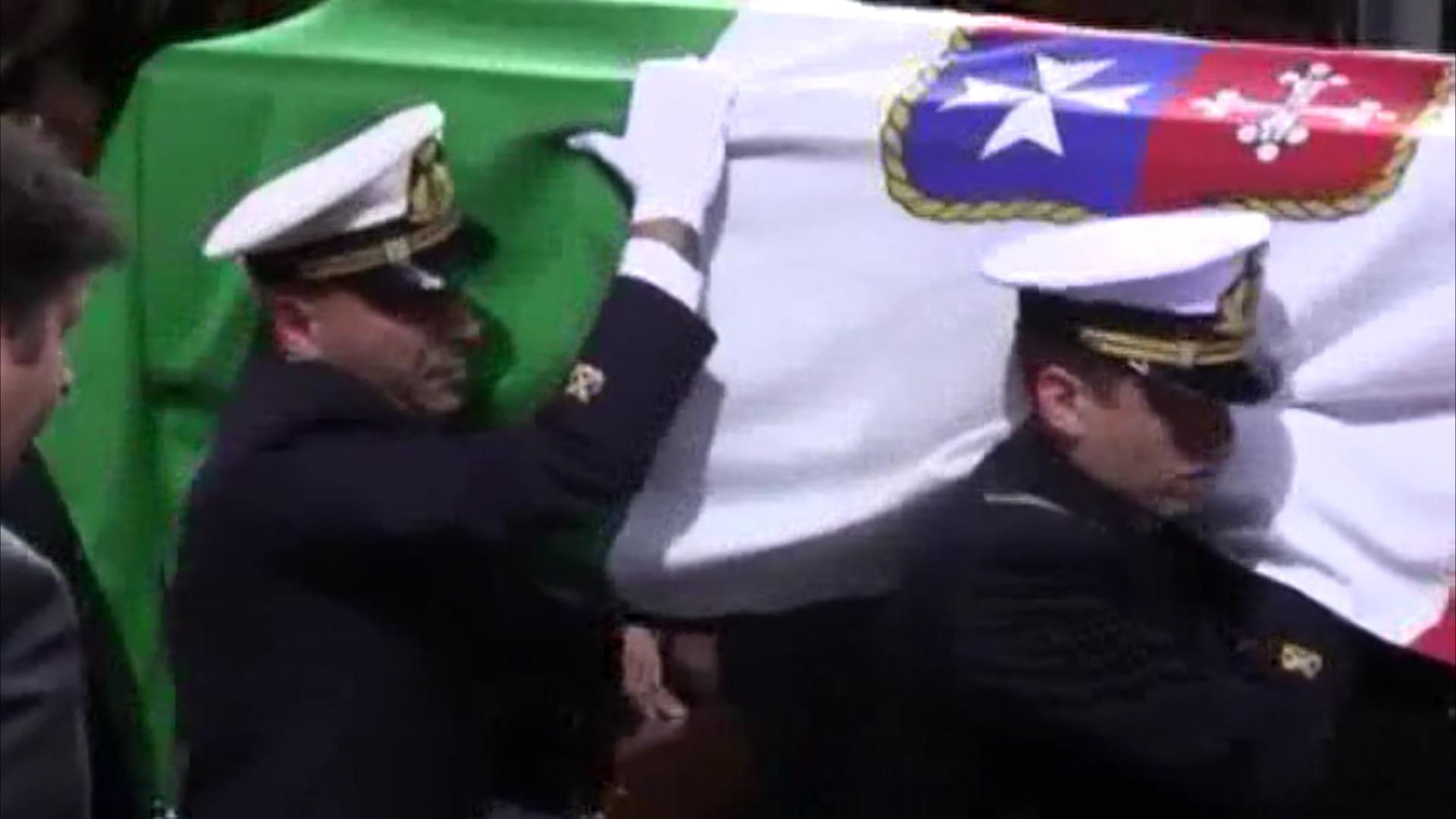 L'addio di Genova alle vittime della tragedia del porto