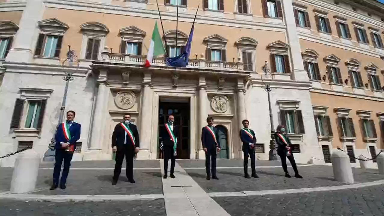 Coronavirus. L'Italia in lutto,  i Sindaci: Persa una generazione